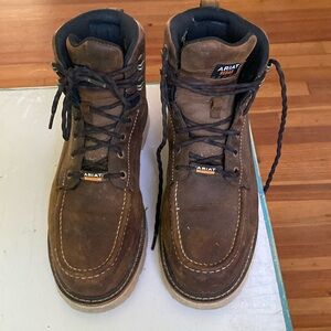 Gently used men’s Ariat steel toe work books size 10.5